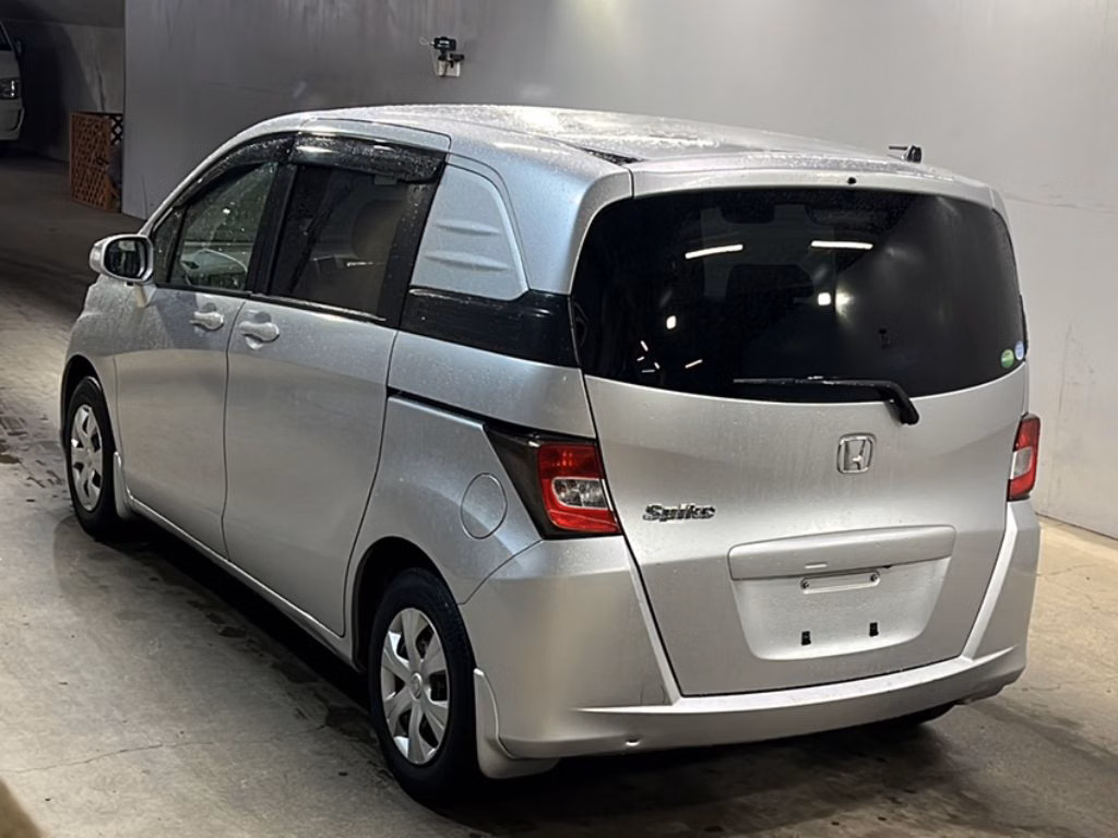 HONDA FREED SPIKE