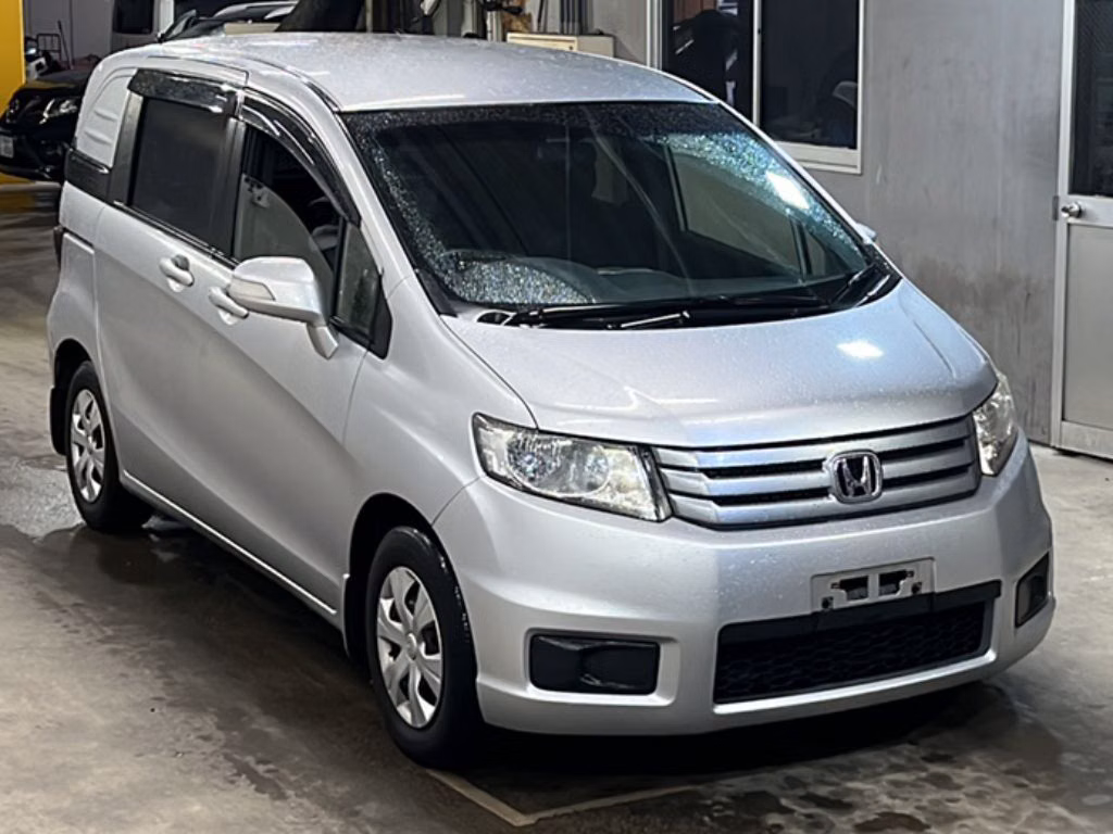 HONDA FREED SPIKE