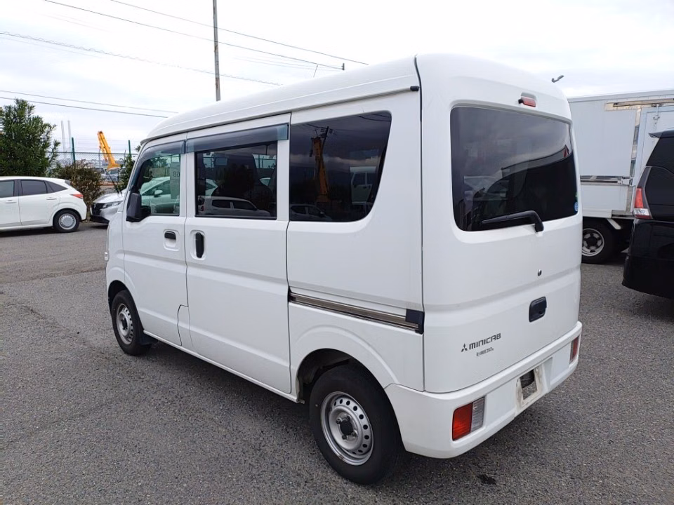 MITSUBISHI MINICAB