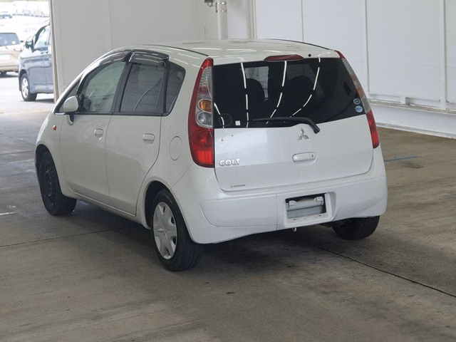 MITSUBISHI COLT