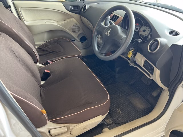 MITSUBISHI COLT