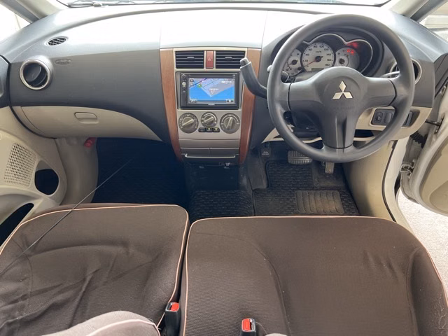 MITSUBISHI COLT