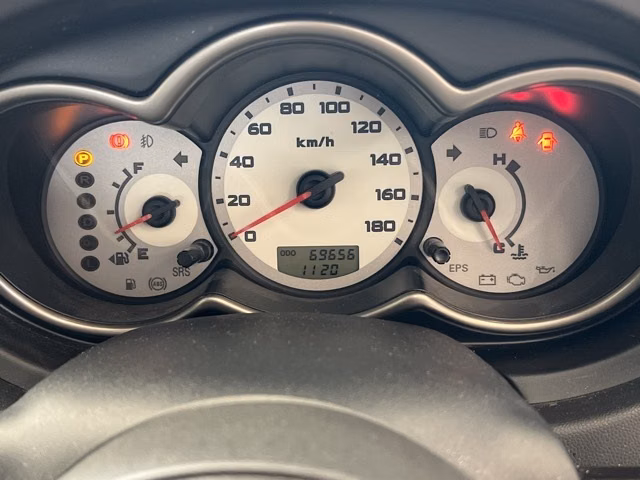 MITSUBISHI COLT