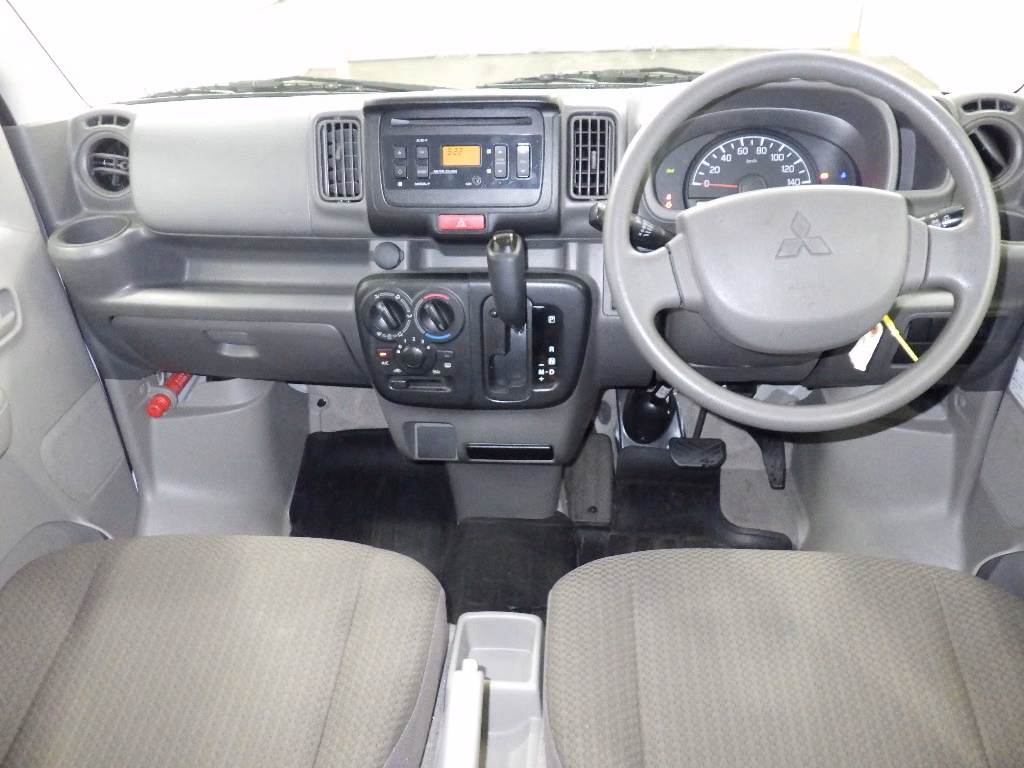 MITSUBISHI MINICAB
