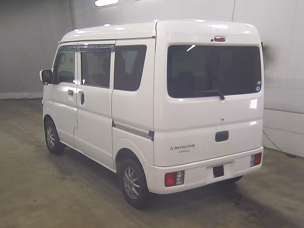 MITSUBISHI MINICAB