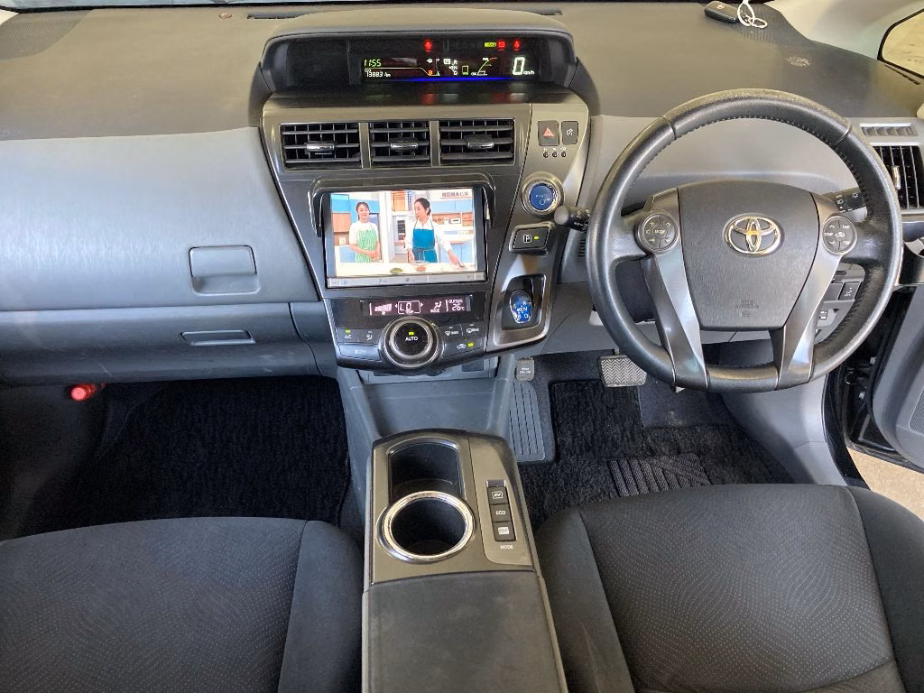 TOYOTA PRIUS ALPHA