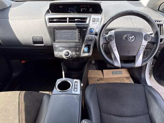 TOYOTA PRIUS ALPHA