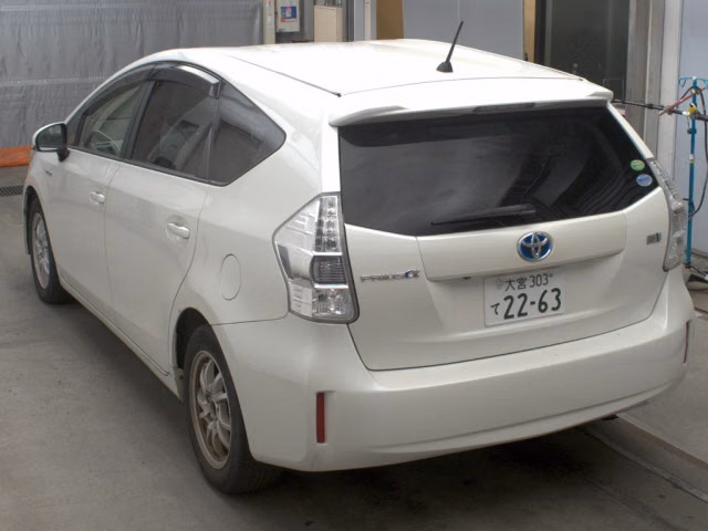 TOYOTA PRIUS ALPHA