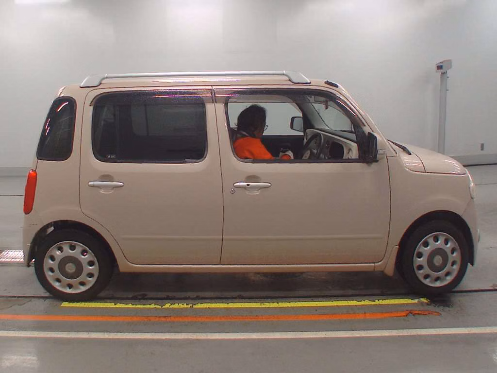 DAIHATSU MIRA COCOA