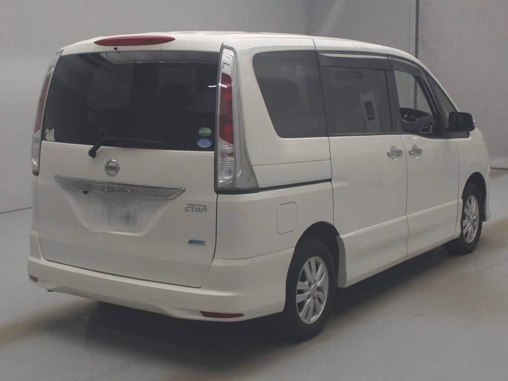 NISSAN SERENA