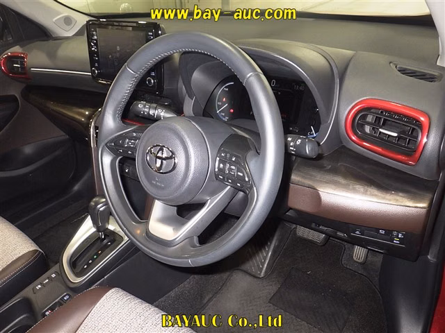 TOYOTA YARIS CROSS