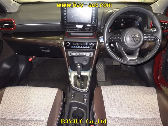TOYOTA YARIS CROSS