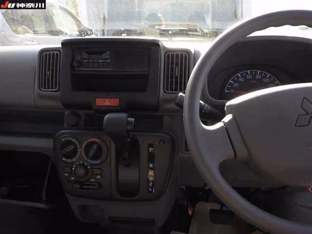MITSUBISHI MINICAB