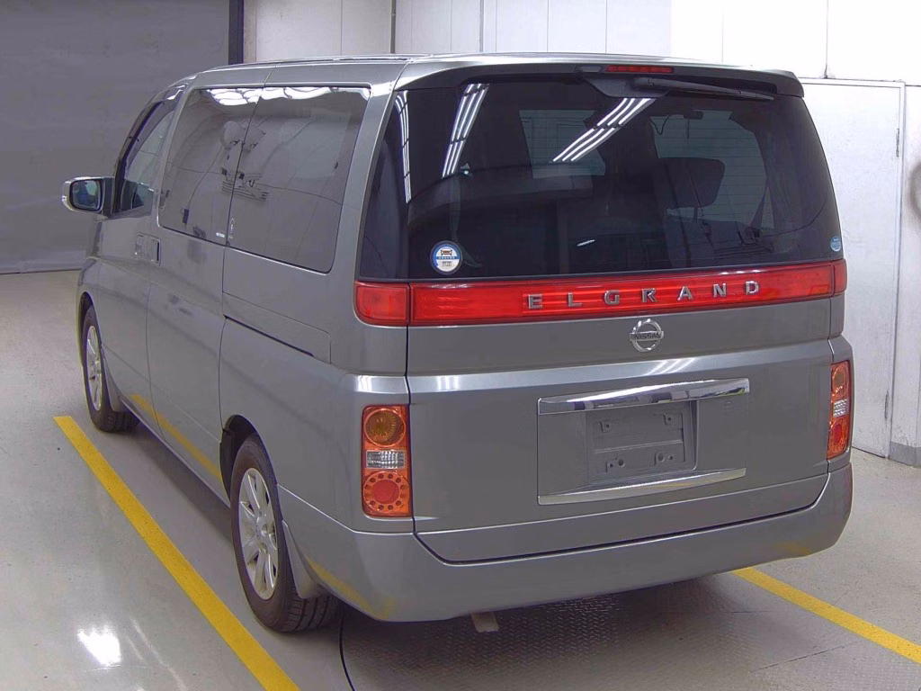 NISSAN ELGRAND