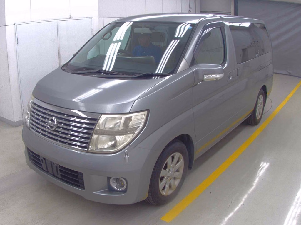 NISSAN ELGRAND