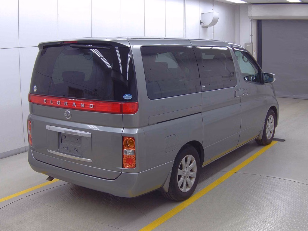 NISSAN ELGRAND