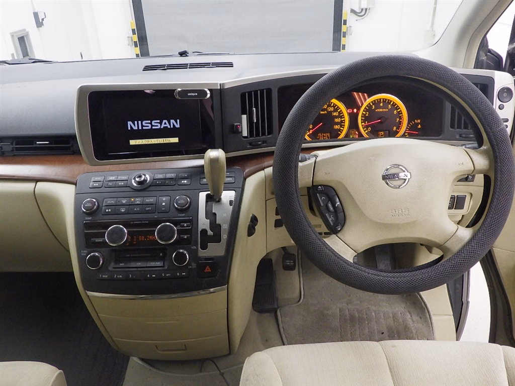 NISSAN ELGRAND