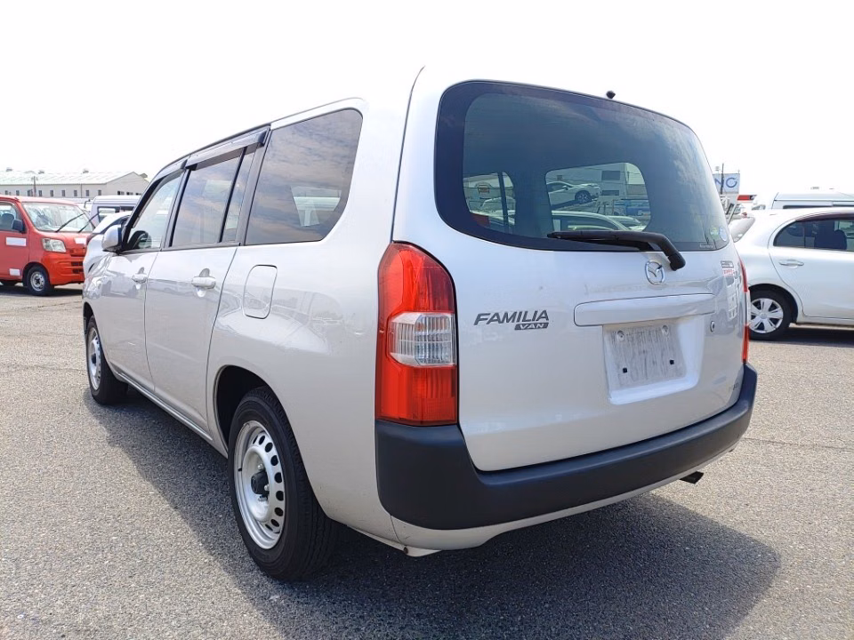MAZDA FAMILIA