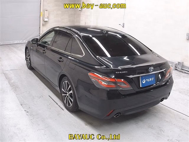 TOYOTA CROWN