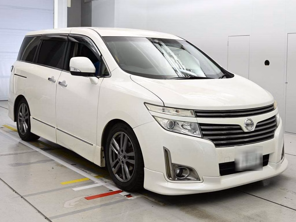 NISSAN ELGRAND