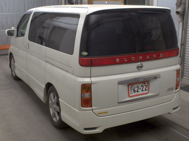 NISSAN ELGRAND