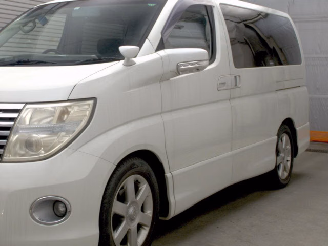 NISSAN ELGRAND