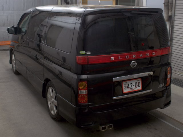 NISSAN ELGRAND