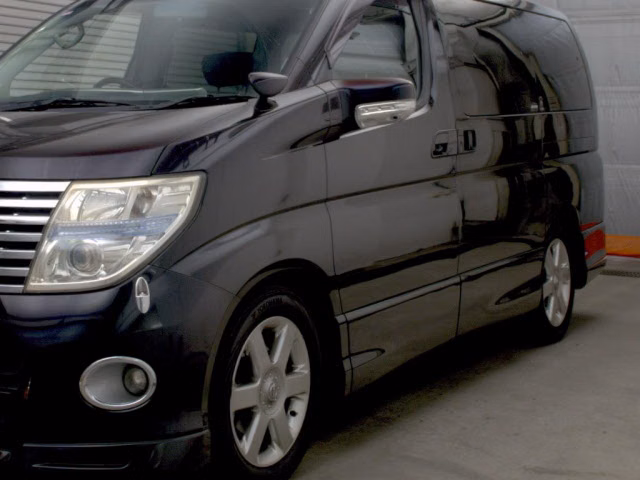 NISSAN ELGRAND