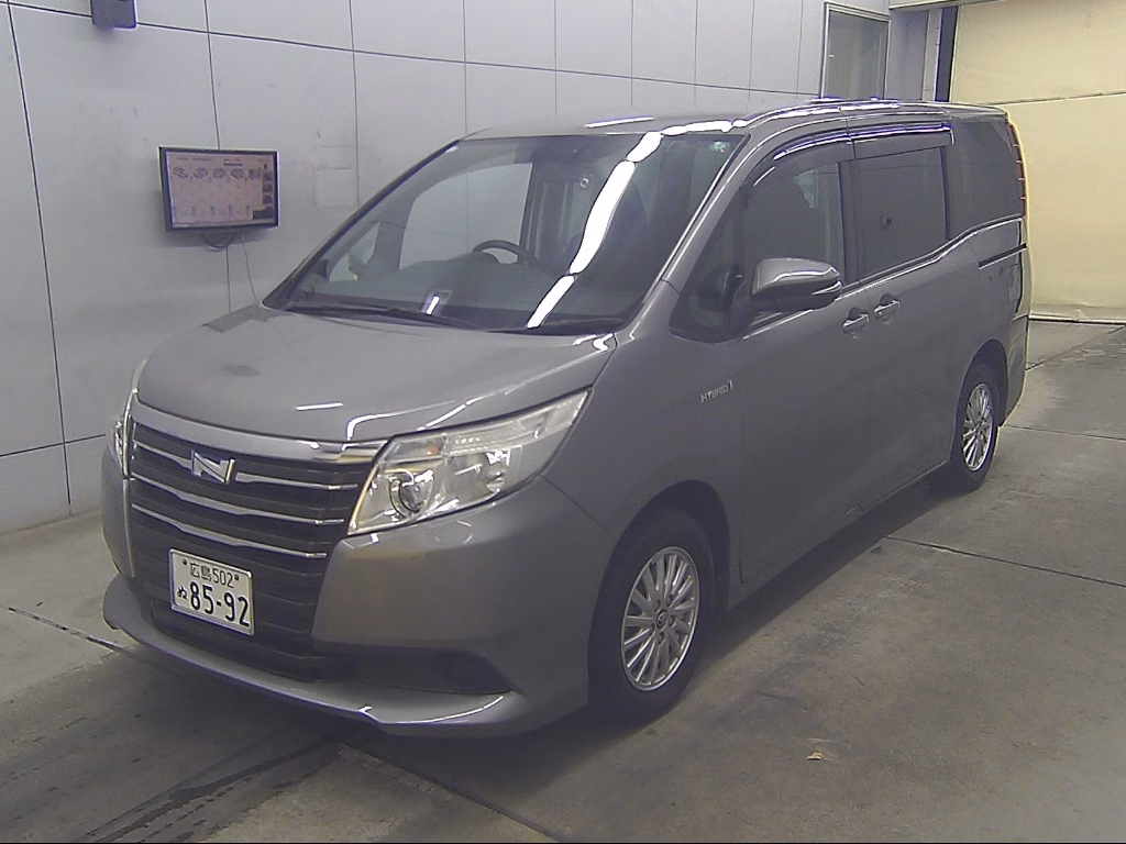 TOYOTA NOAH