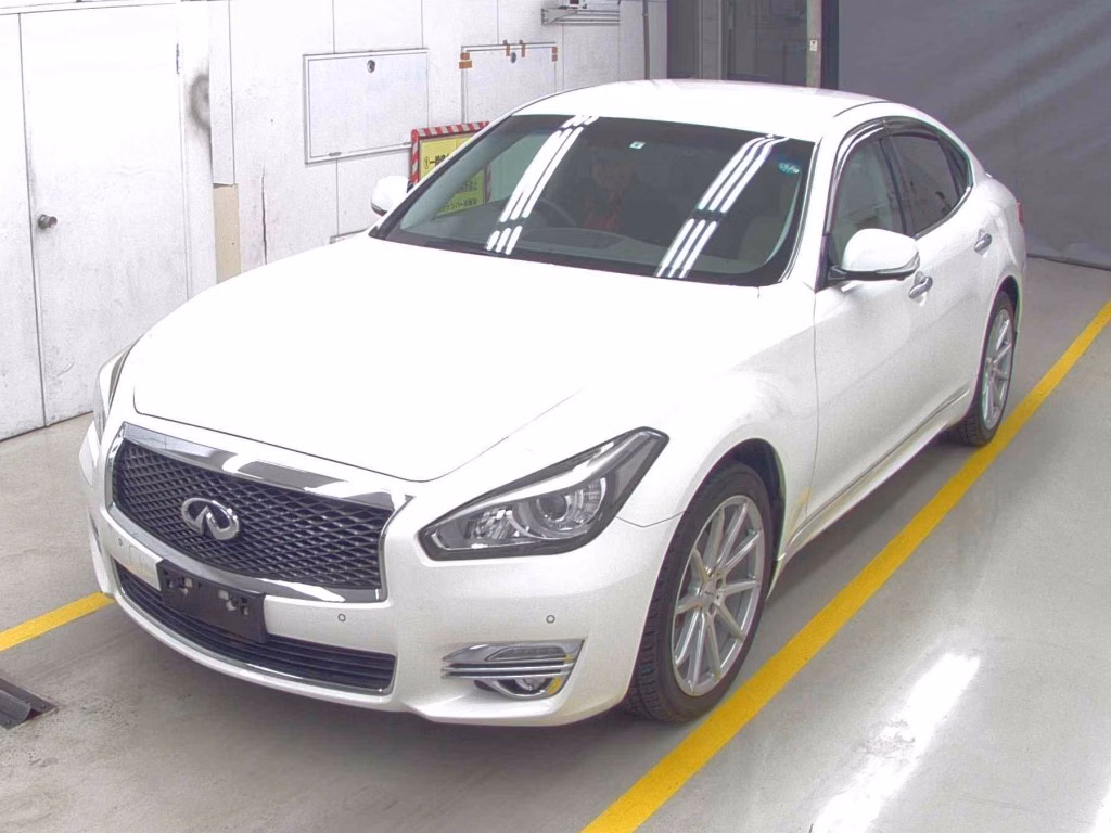 NISSAN FUGA