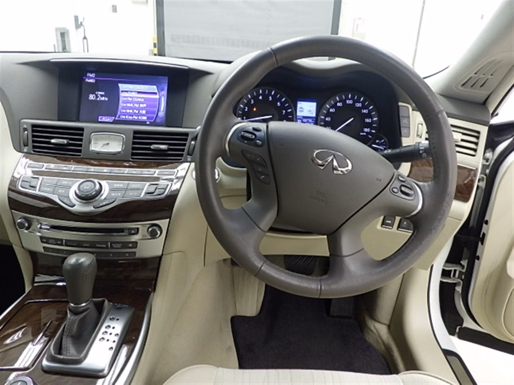 NISSAN FUGA