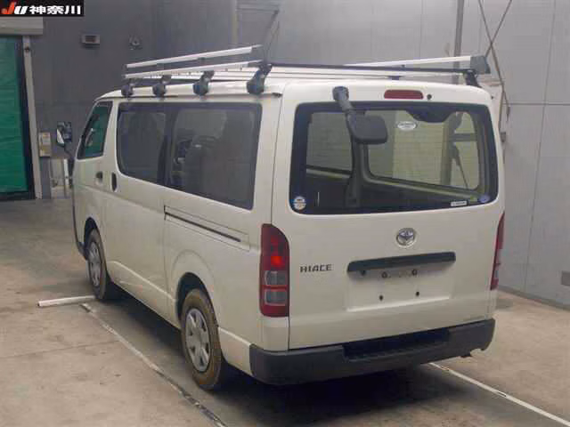 TOYOTA REGIUS ACE