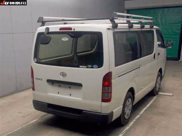 TOYOTA REGIUS ACE