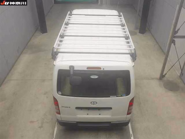 TOYOTA REGIUS ACE