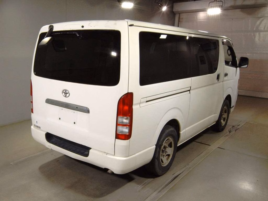 TOYOTA REGIUS ACE