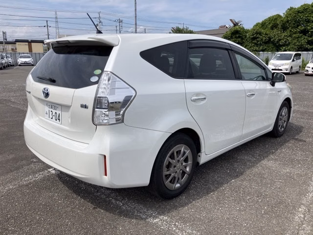 TOYOTA PRIUS ALPHA