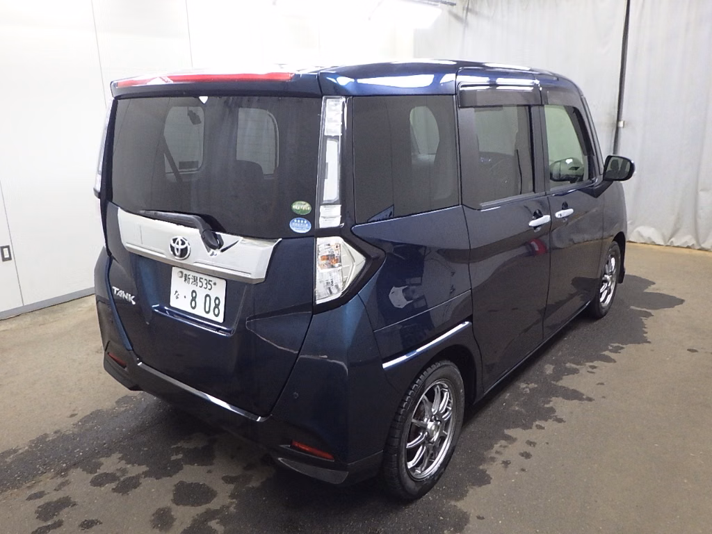 TOYOTA TANK