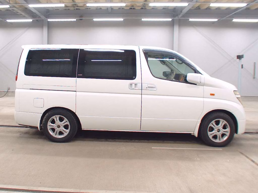 NISSAN ELGRAND