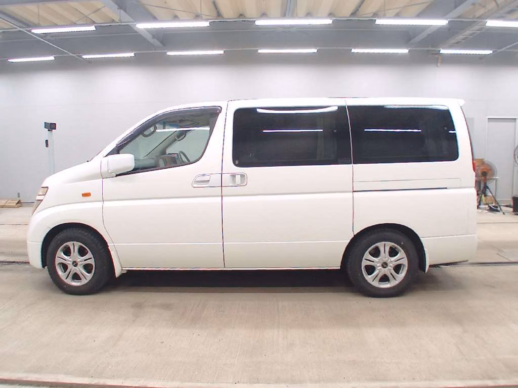 NISSAN ELGRAND