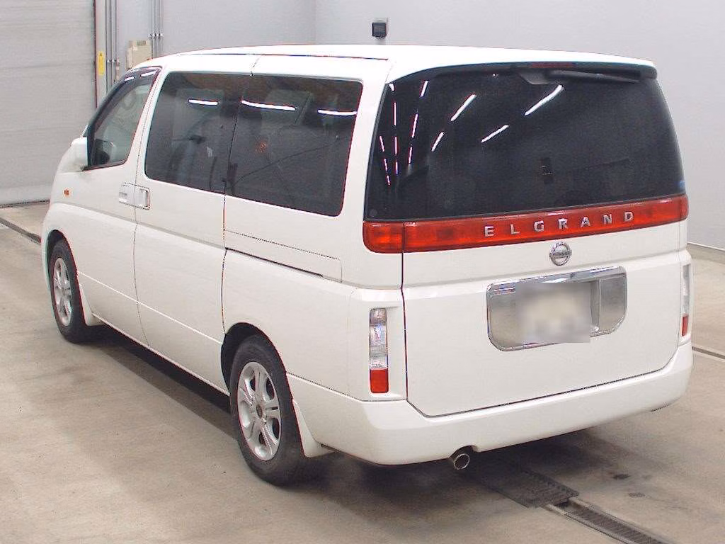 NISSAN ELGRAND