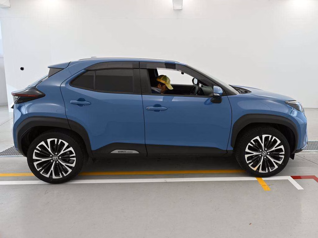 TOYOTA YARIS CROSS
