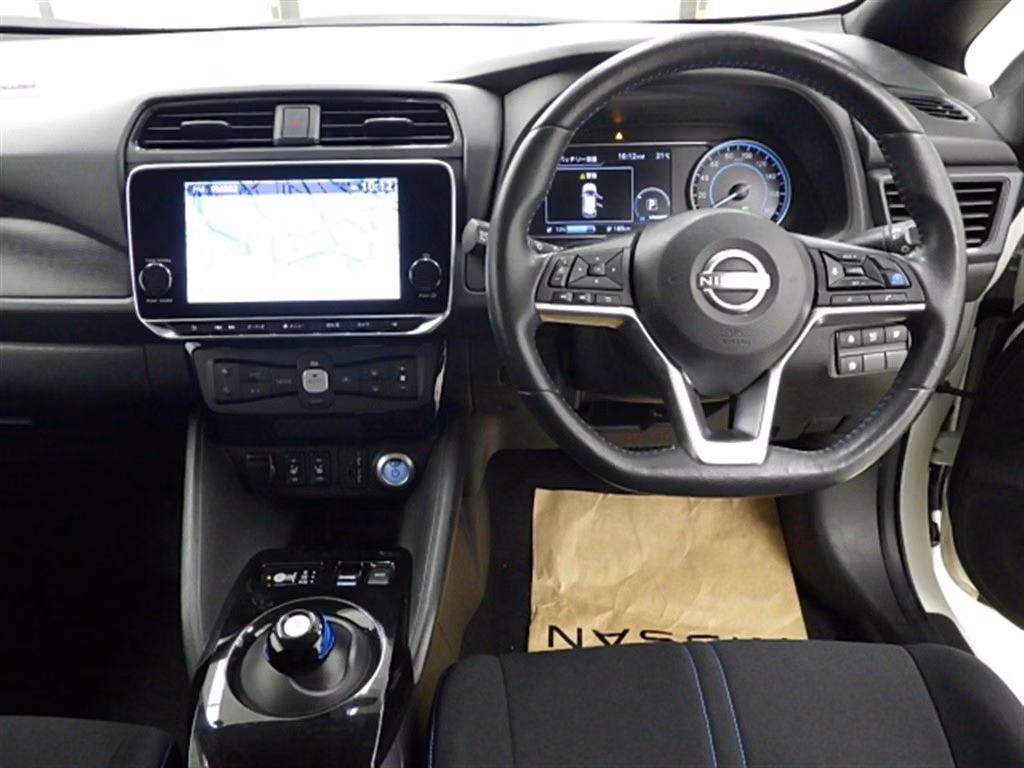 NISSAN LEAF