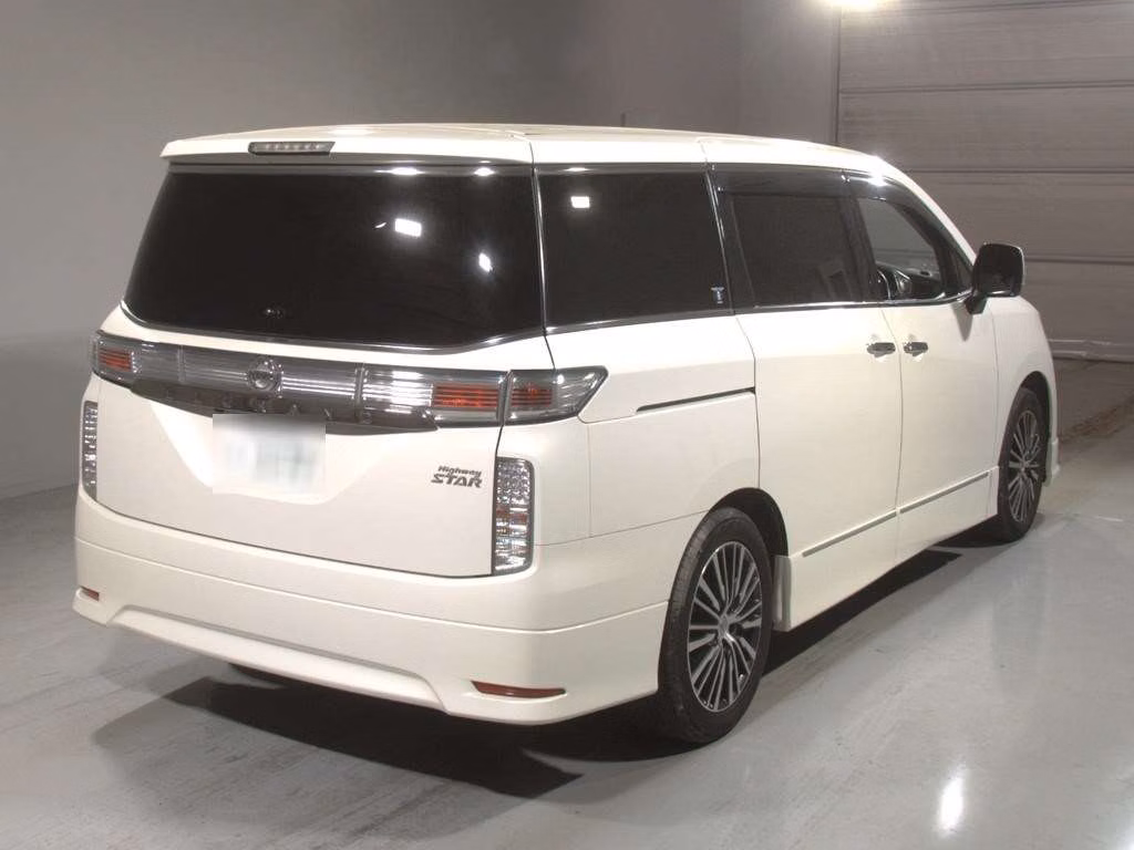 NISSAN ELGRAND
