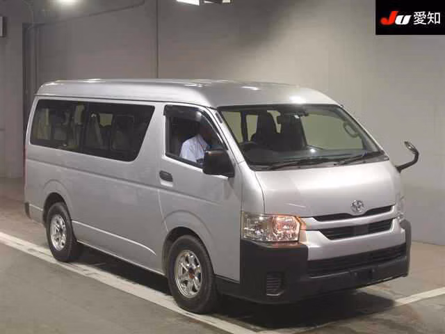TOYOTA HIACE