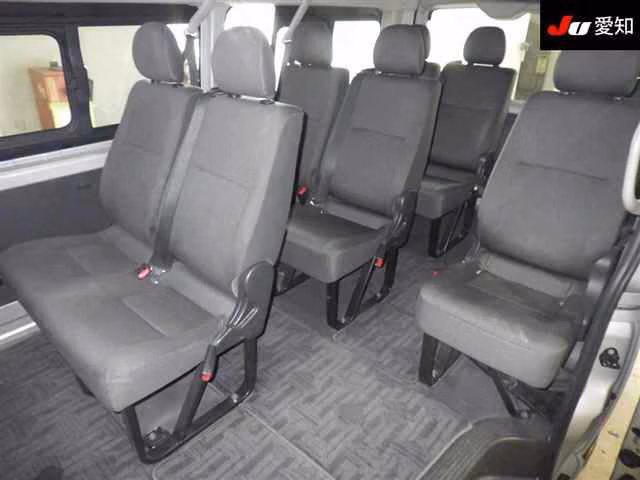 TOYOTA HIACE