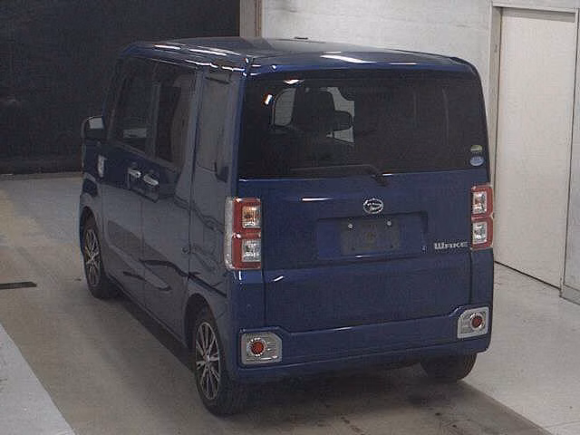 DAIHATSU WAKE