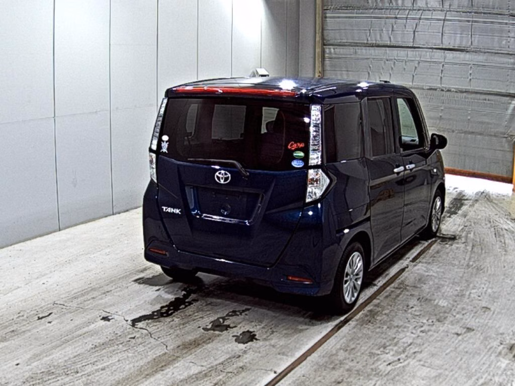 TOYOTA TANK