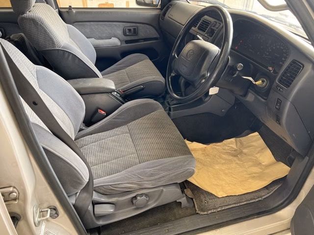 TOYOTA HILUX SURF