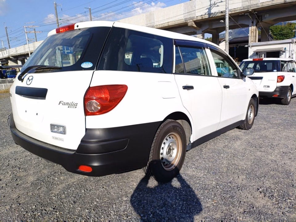 MAZDA FAMILIA