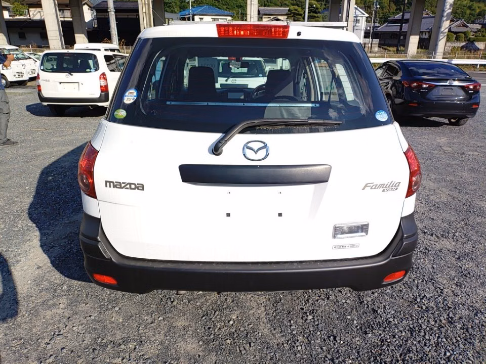 MAZDA FAMILIA